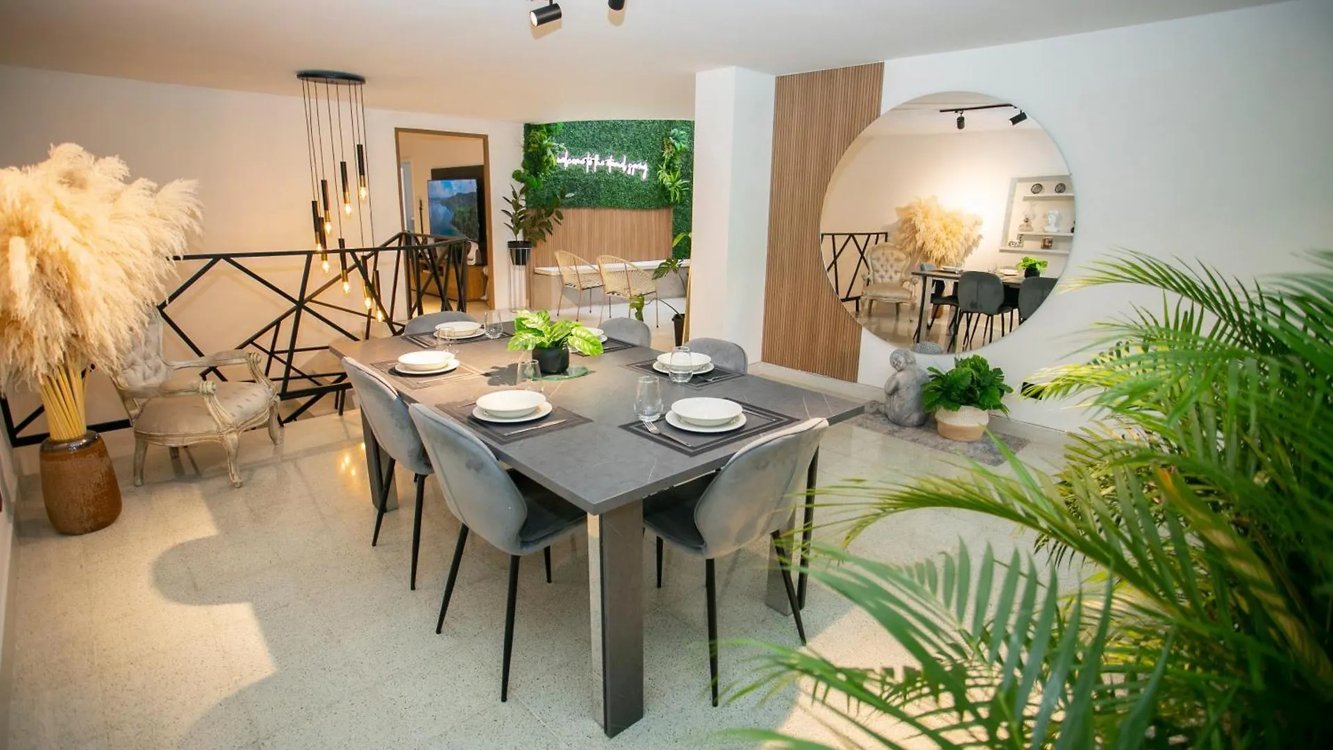 Сasa de vacaciones Lorel Spring Luxury Stay Cozy And Relaxing 5Br-Ac-Wifi-Jacuzzi-Ac-Laundry Medellín