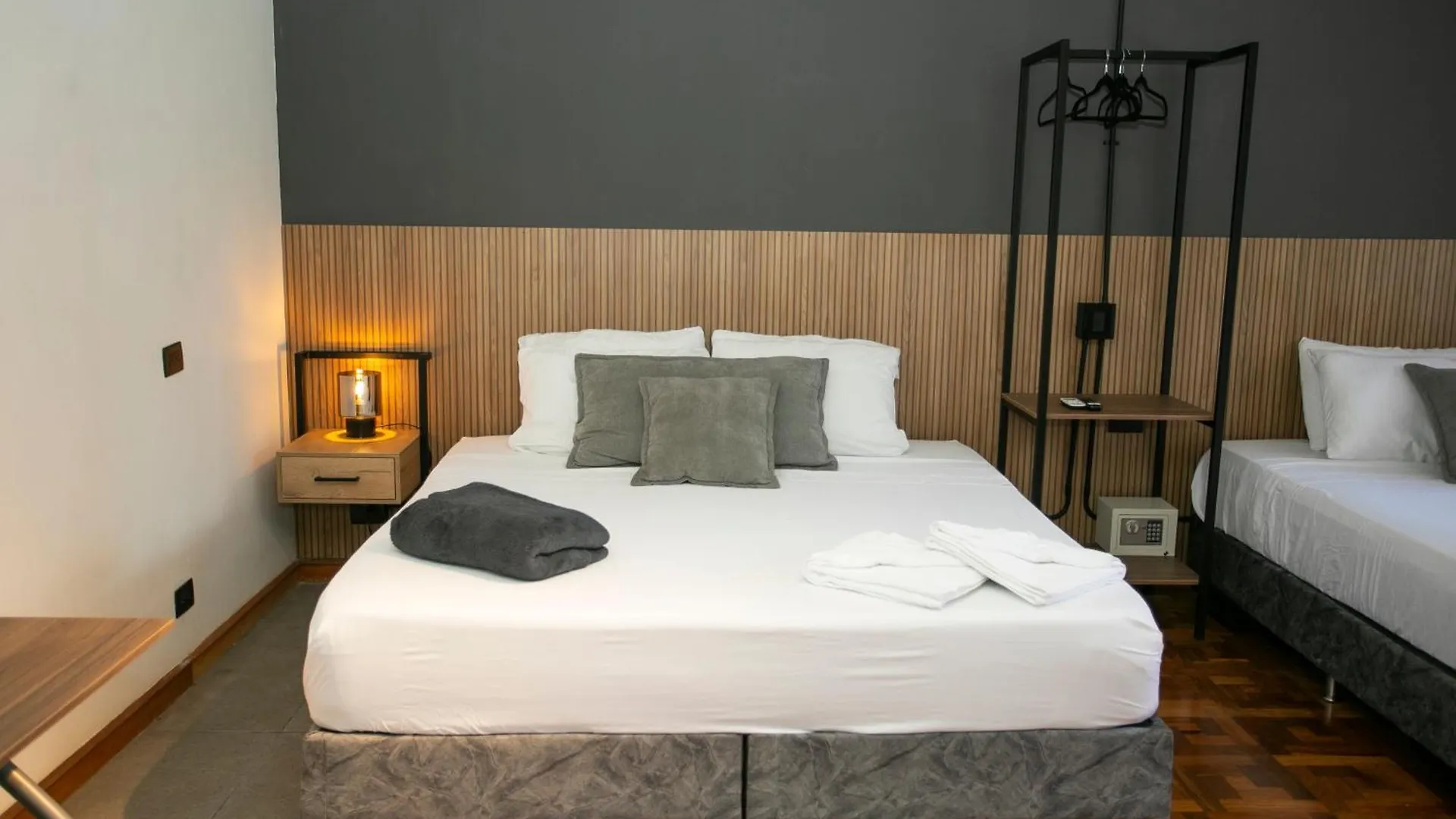 Lorel Spring Luxury Stay Cozy And Relaxing 5Br-Ac-Wifi-Jacuzzi-Ac-Laundry Medellín 0*,