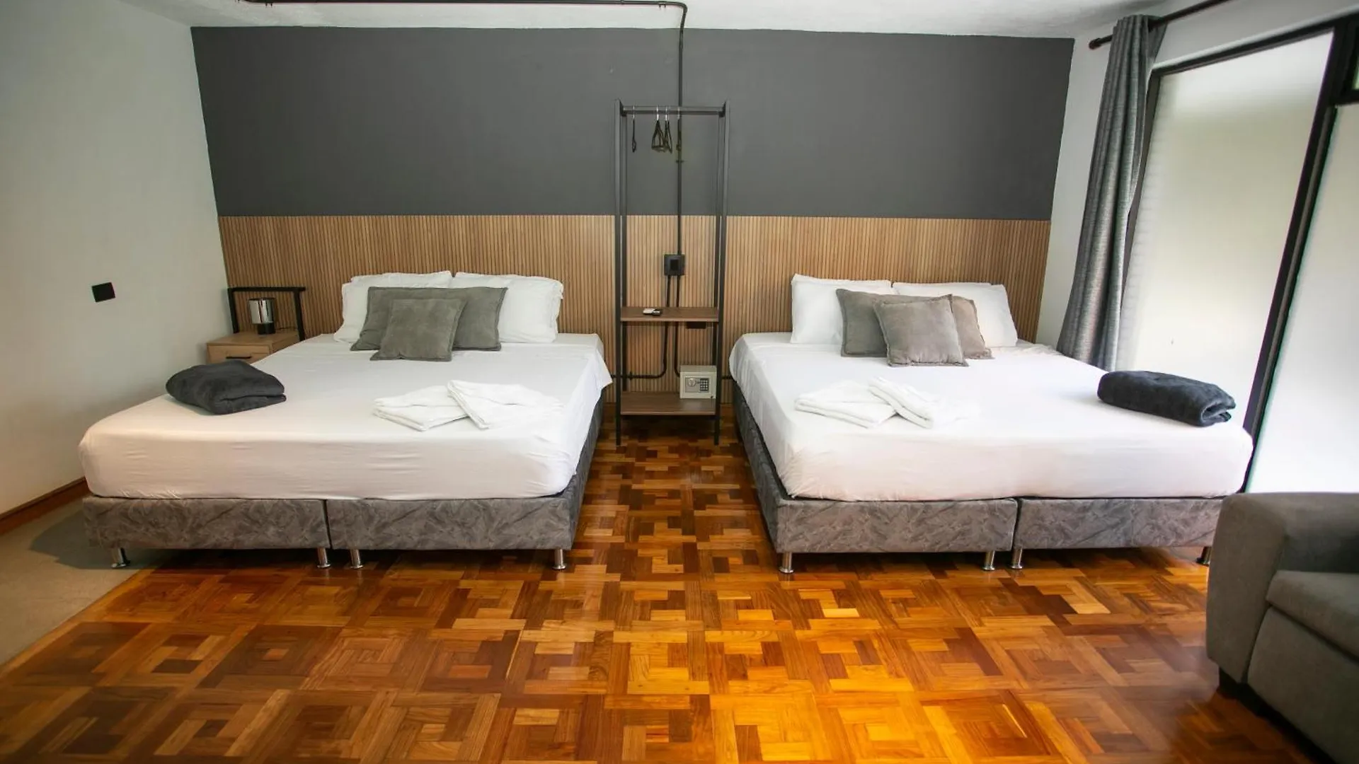 Сasa de vacaciones Lorel Spring Luxury Stay Cozy And Relaxing 5Br-Ac-Wifi-Jacuzzi-Ac-Laundry Medellín
