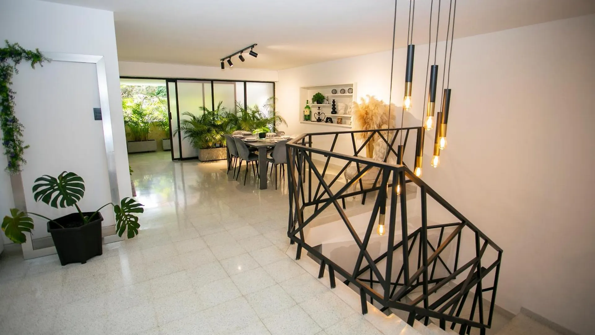 Сasa de vacaciones Lorel Spring Luxury Stay Cozy And Relaxing 5Br-Ac-Wifi-Jacuzzi-Ac-Laundry Medellín Colombia