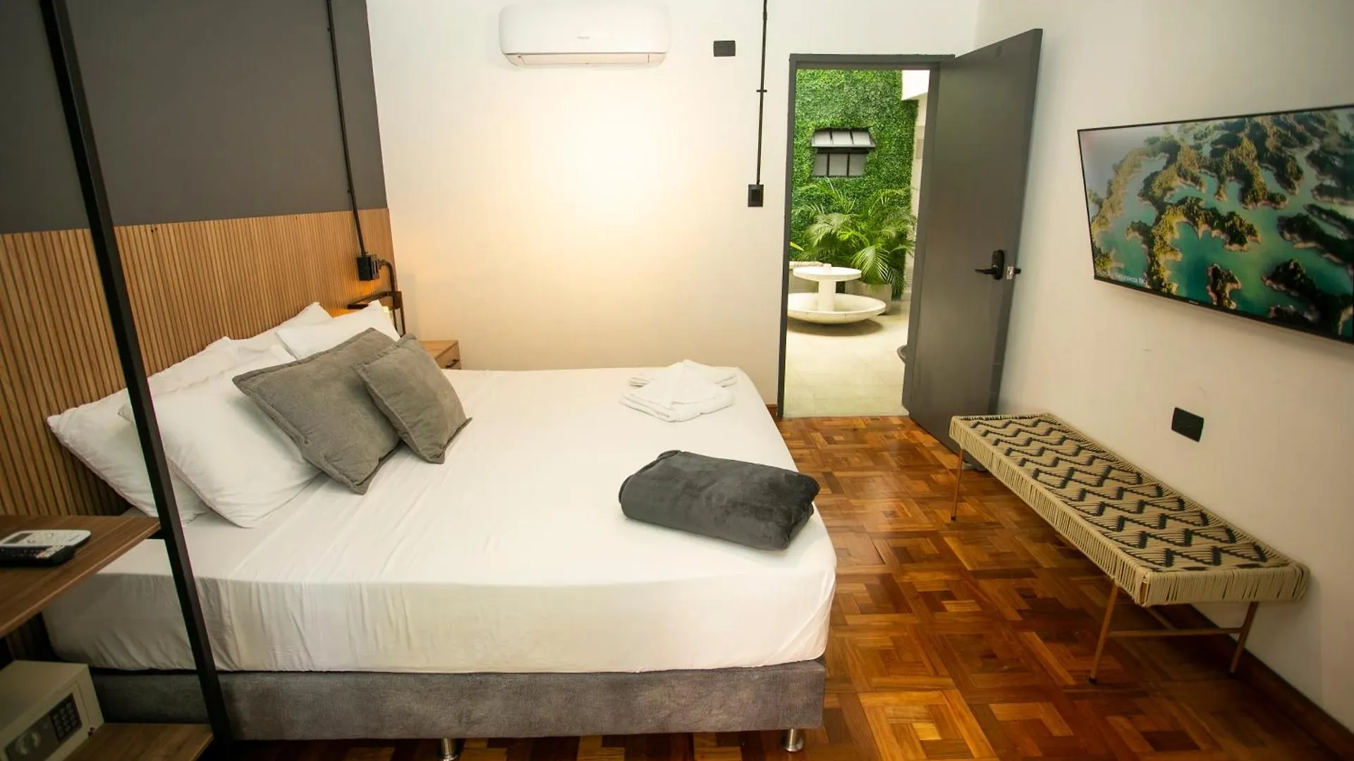 Сasa de vacaciones Lorel Spring Luxury Stay Cozy And Relaxing 5Br-Ac-Wifi-Jacuzzi-Ac-Laundry Medellín