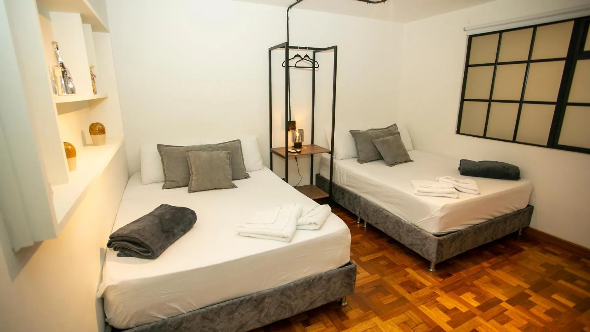 Lorel Spring Luxury Stay Cozy And Relaxing 5Br-Ac-Wifi-Jacuzzi-Ac-Laundry Medellín Colombia