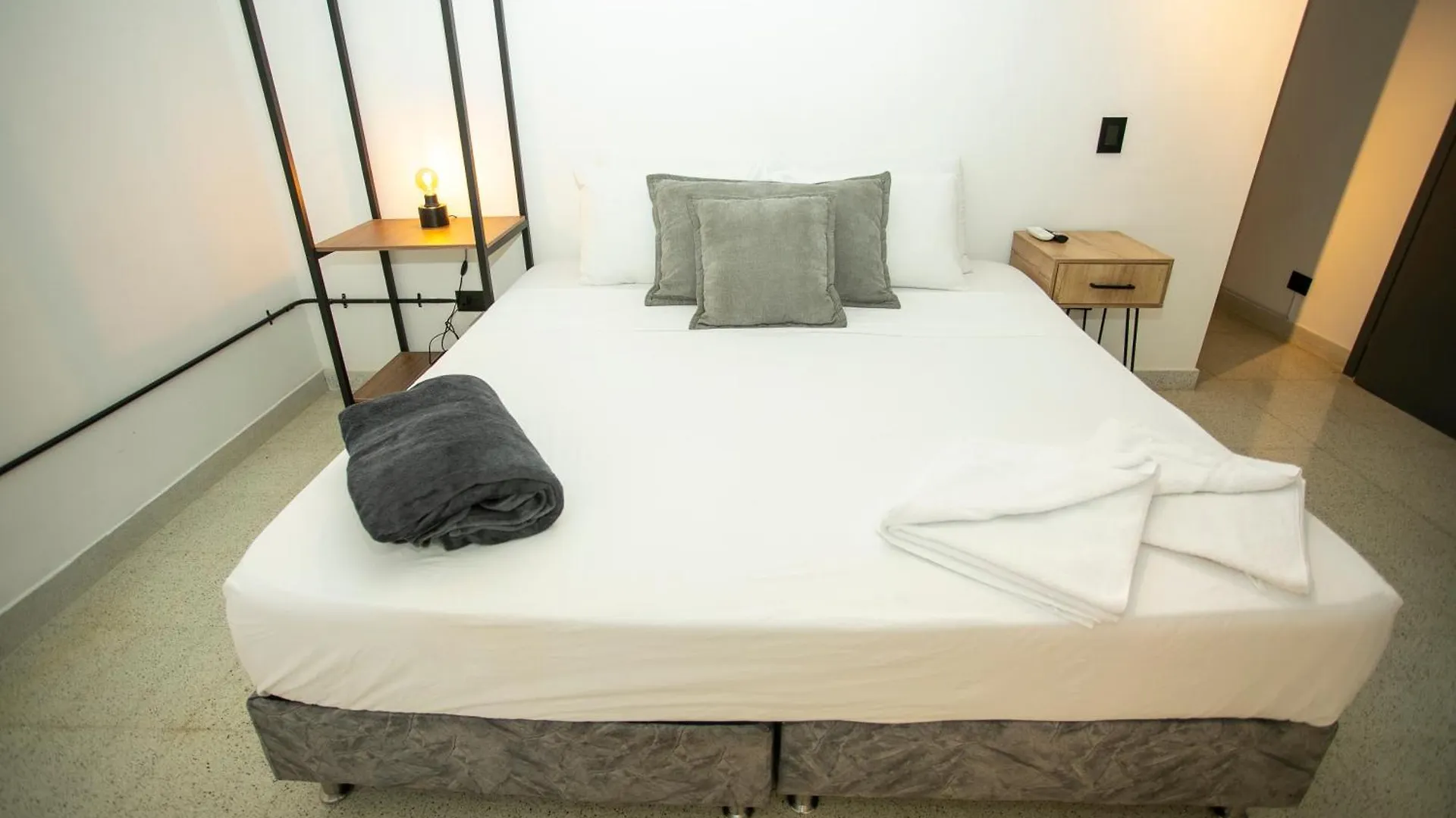 Lorel Spring Luxury Stay Cozy And Relaxing 5Br-Ac-Wifi-Jacuzzi-Ac-Laundry Medellín 0*,  Colombia
