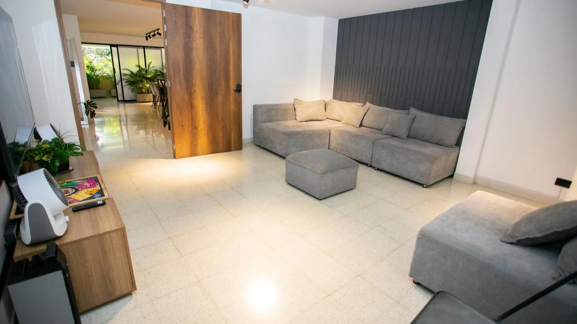 Сasa de vacaciones Lorel Spring Luxury Stay Cozy And Relaxing 5Br-Ac-Wifi-Jacuzzi-Ac-Laundry Medellín Colombia